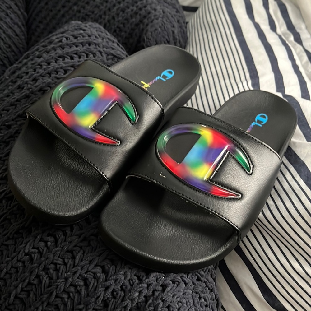 NWOT Champion Slides